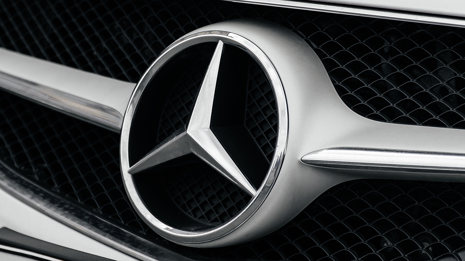 Трансмиссионное масло G-Box GL-4/GL-5 75W-90 официально одобрено компанией Mercedes-Benz