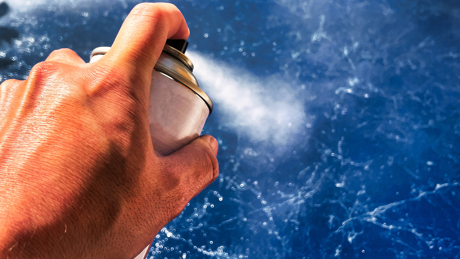 Универсальная смазка EFELE UNI-M Spray для комплексного решения актуальных проблем