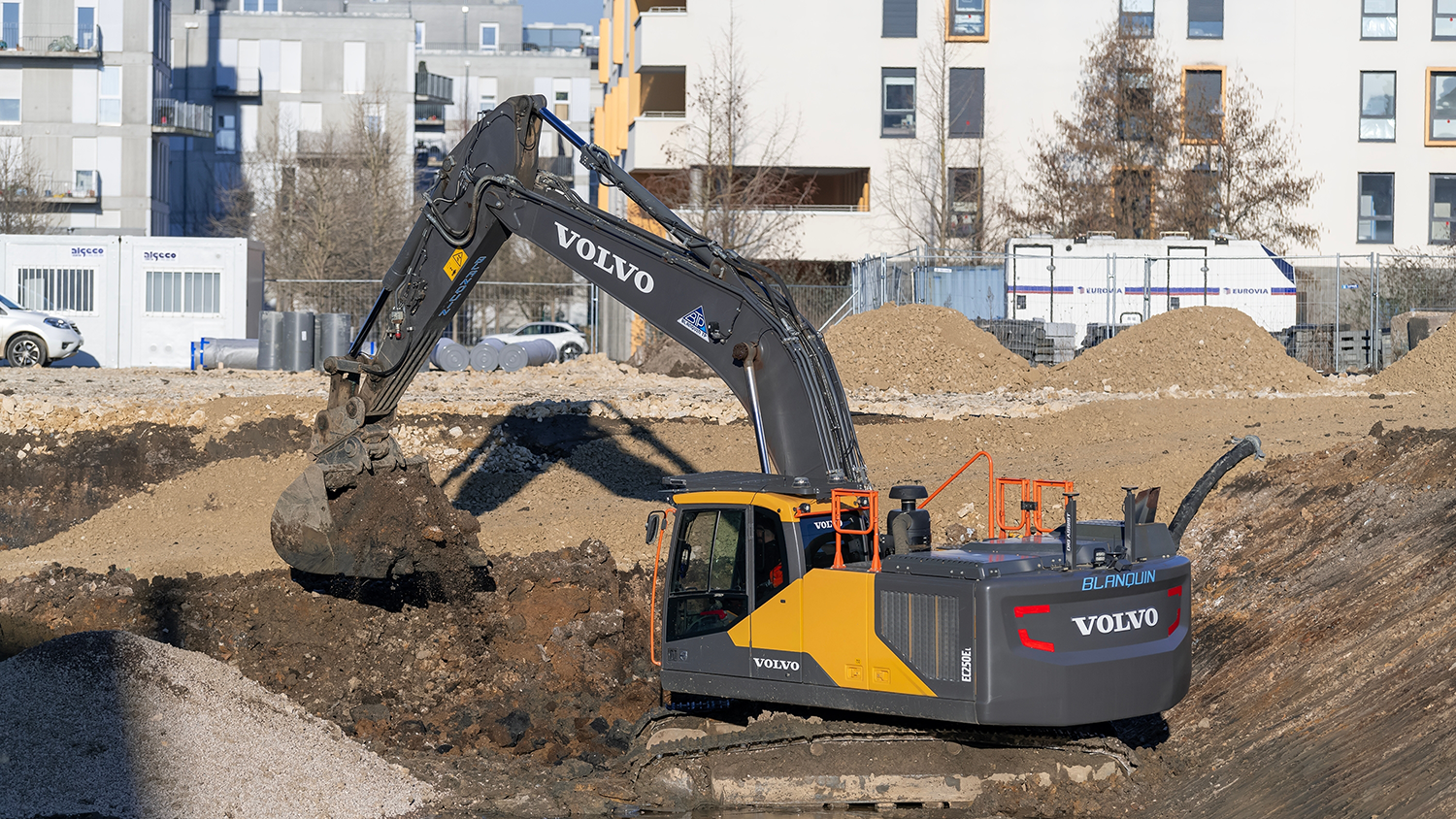 Гидравлическое масло Gazpromneft Hydraulic HLP для карьерной техники Volvo Гидравлическое масло Gazpromneft Hydraulic HLP для карьерной техники Volvo