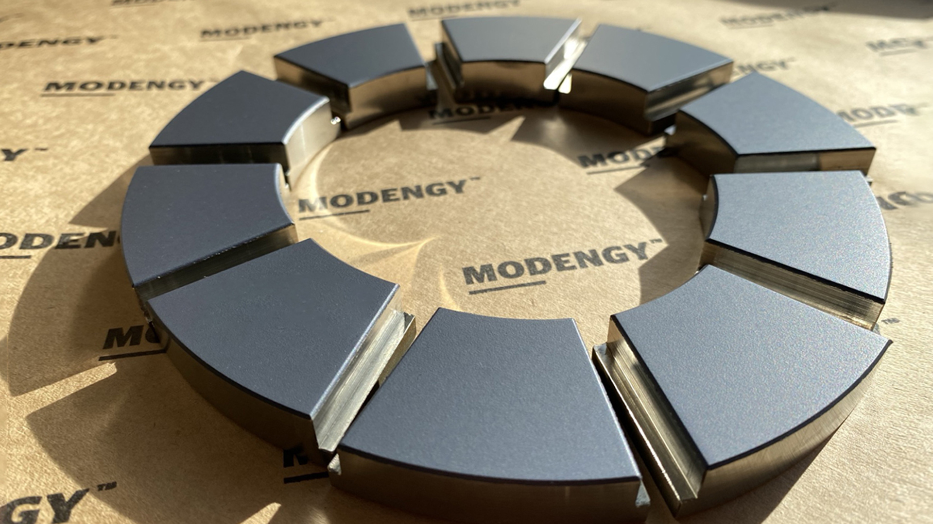 MODENGY 1007 для упорных подшипников скольжения: снижение трения и износа колодок