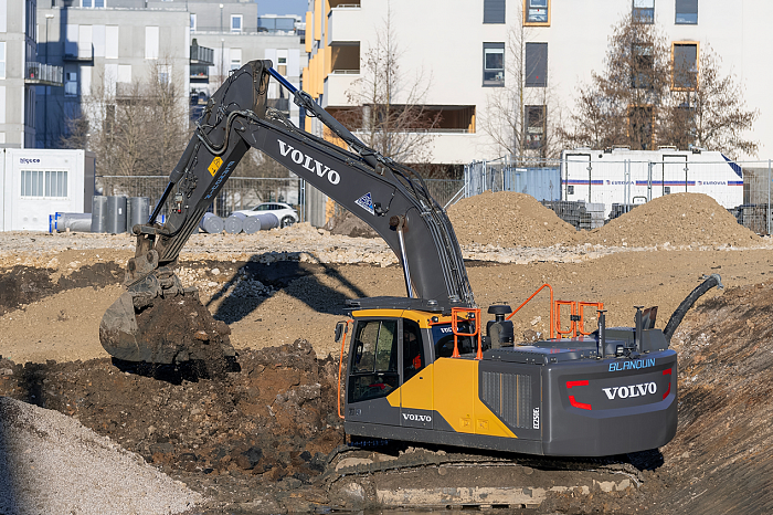 Гидравлическое масло Gazpromneft Hydraulic HLP для карьерной техники Volvo